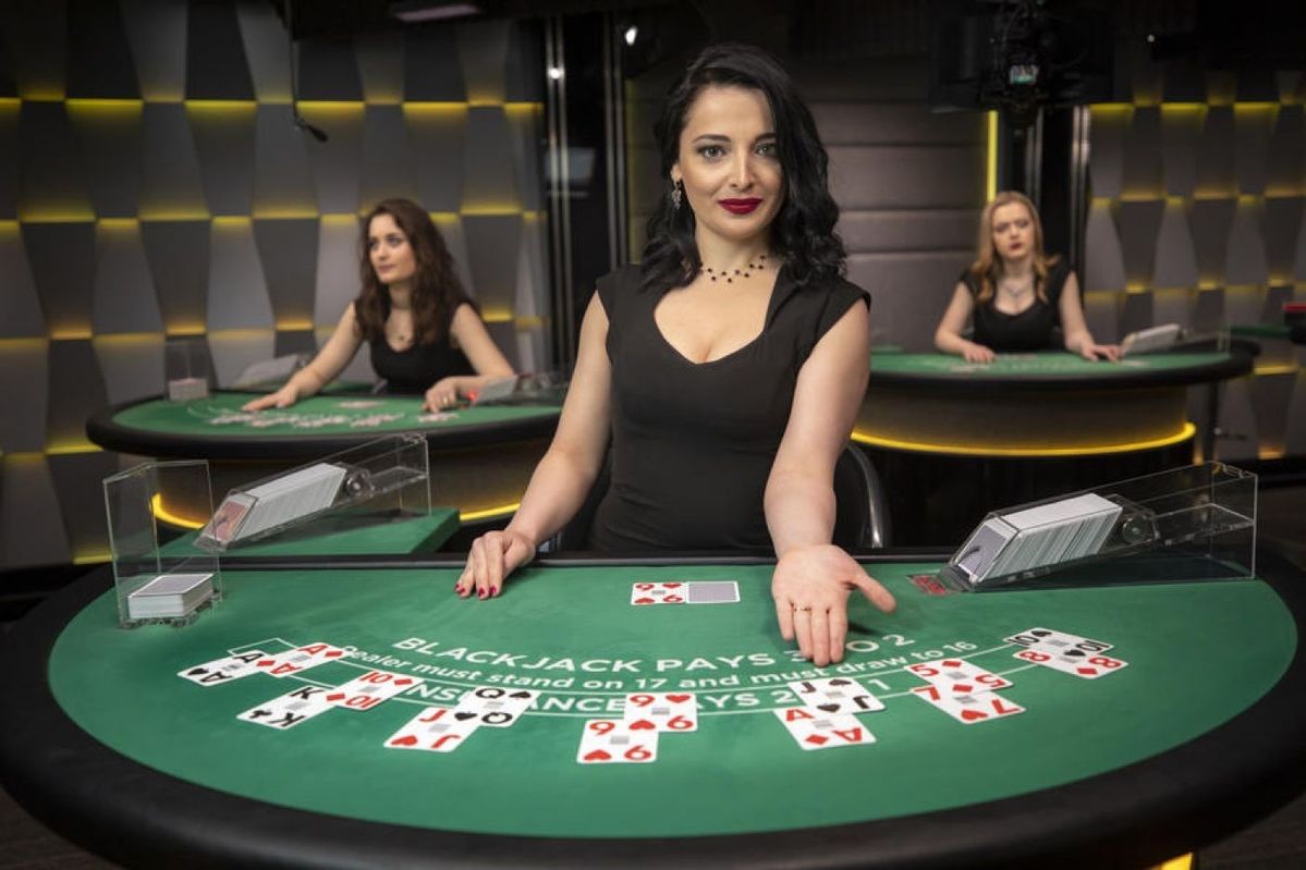 Clash of Slots Live Casino